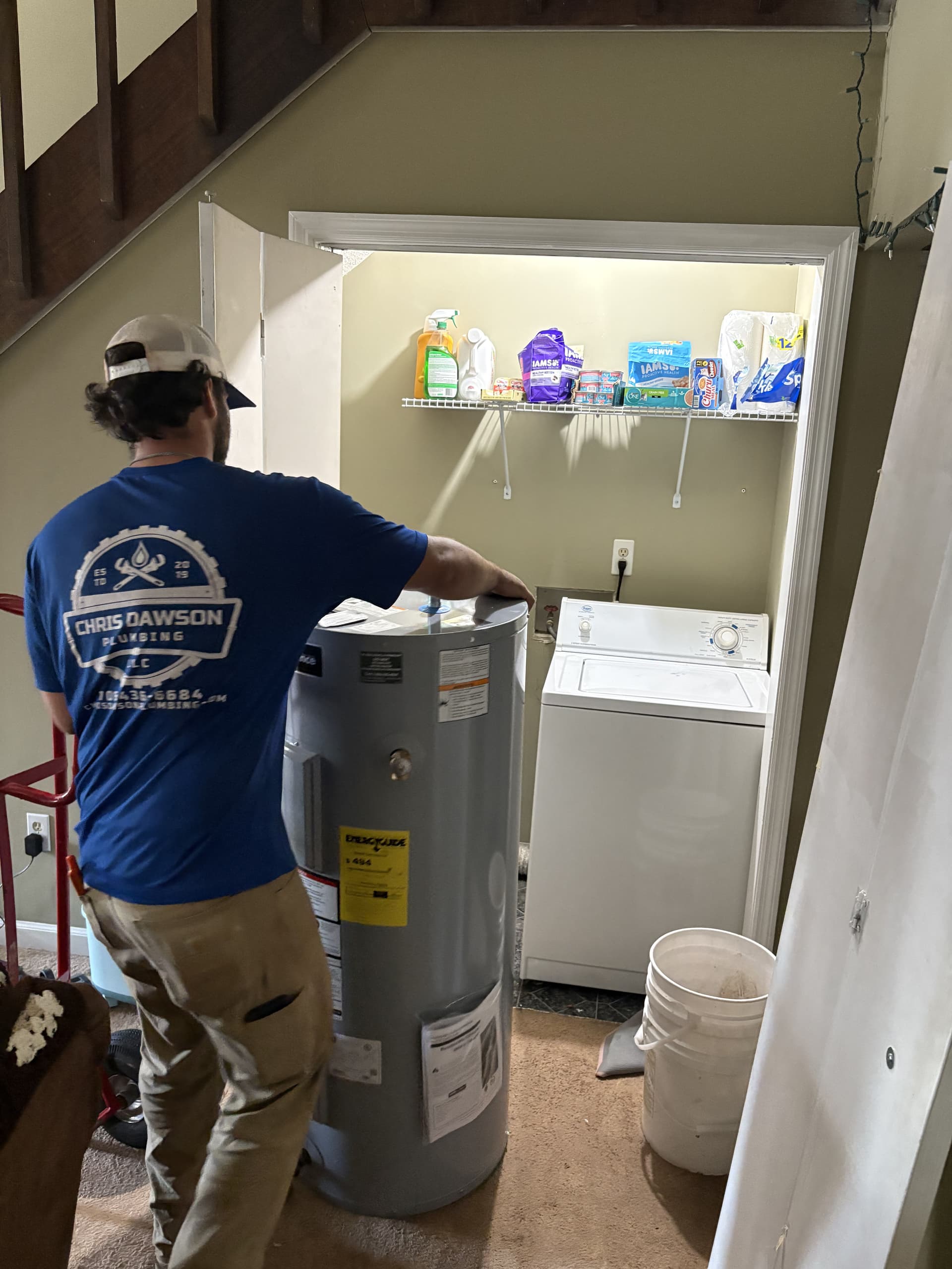 Gallery photos for Quick Water Heater Replacement in Third-Floor Apartment: Image #2